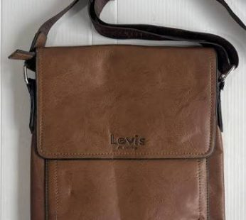 Levis A Camp Purse Brown